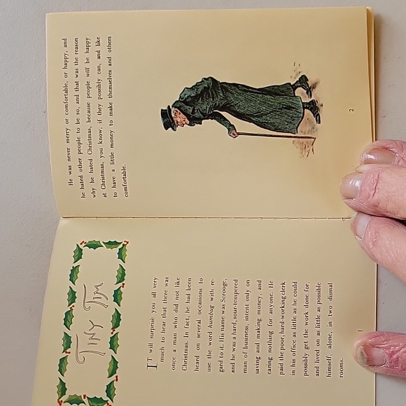 Two Vintage Christmas Miniature Books - Picture 7 of 8